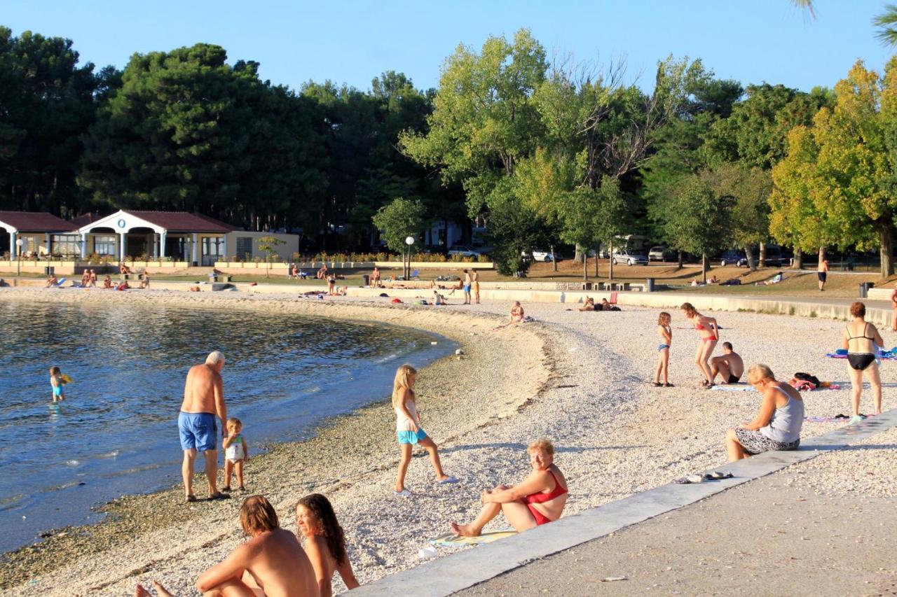 Family Friendly Apartments With A Swimming Pool Valbandon, Fazana - 2201 Štinjan Eksteriør billede