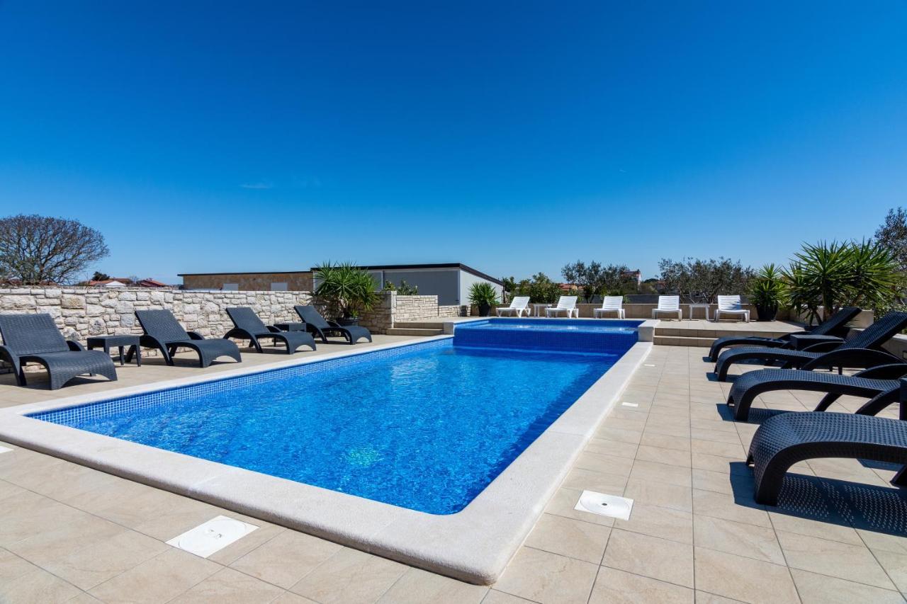 Family Friendly Apartments With A Swimming Pool Valbandon, Fazana - 2201 Štinjan Eksteriør billede