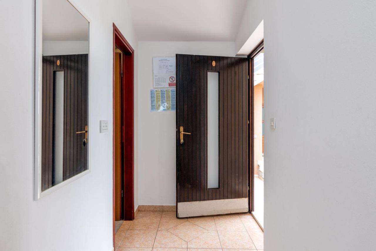Family Friendly Apartments With A Swimming Pool Valbandon, Fazana - 2201 Štinjan Eksteriør billede