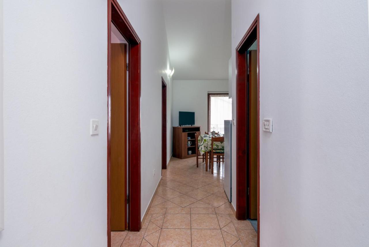 Family Friendly Apartments With A Swimming Pool Valbandon, Fazana - 2201 Štinjan Eksteriør billede