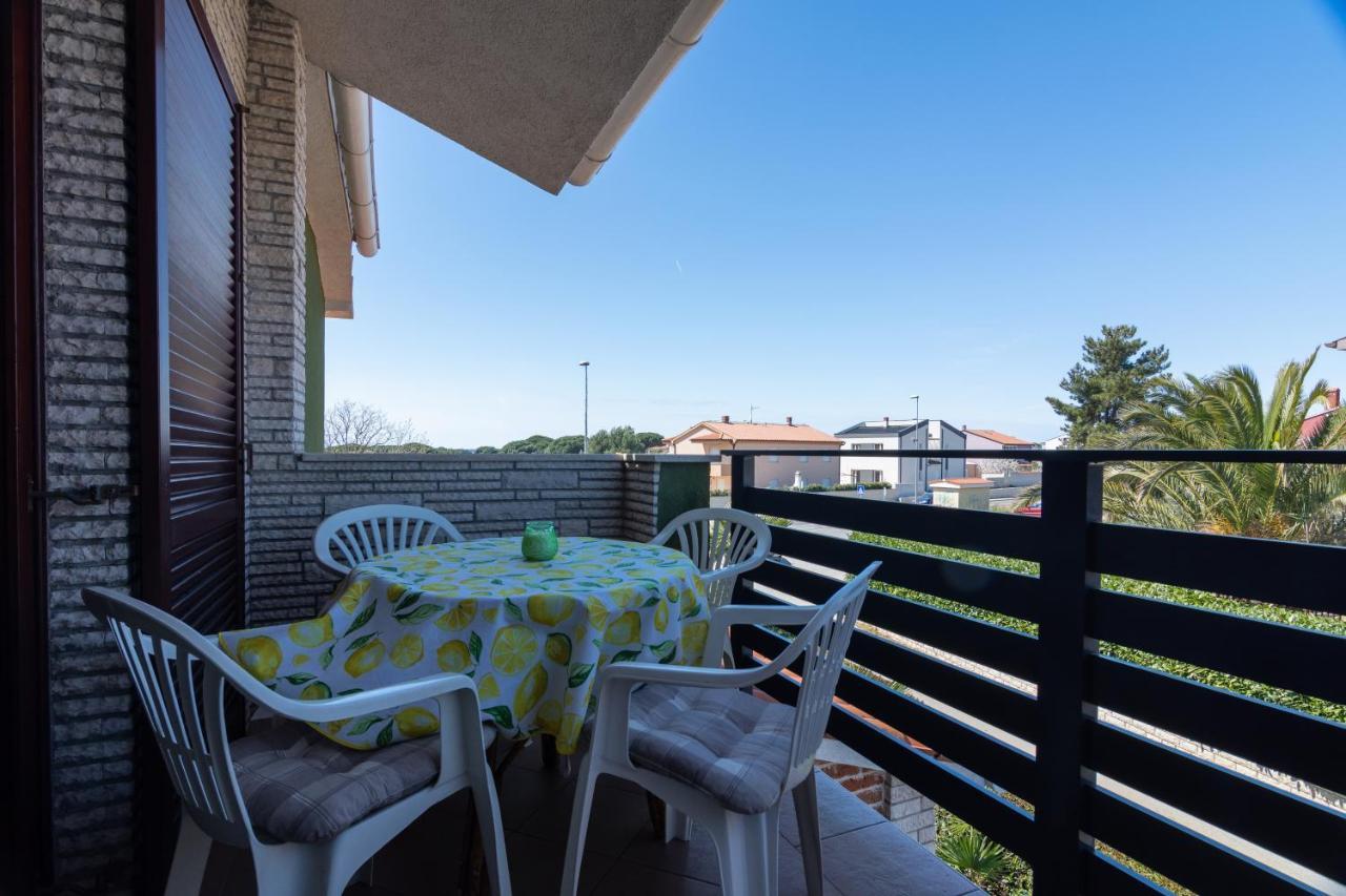 Family Friendly Apartments With A Swimming Pool Valbandon, Fazana - 2201 Štinjan Eksteriør billede