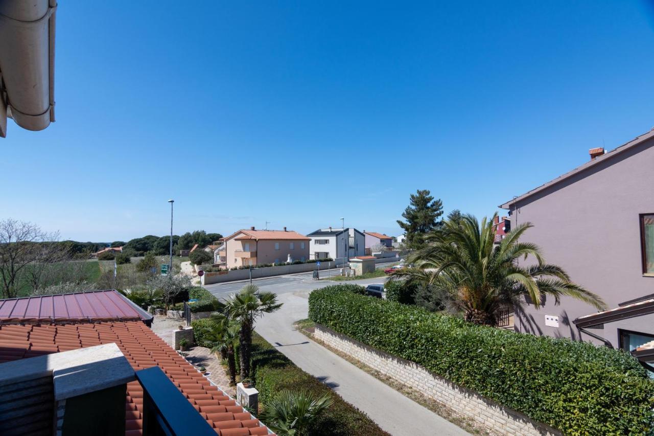 Family Friendly Apartments With A Swimming Pool Valbandon, Fazana - 2201 Štinjan Eksteriør billede